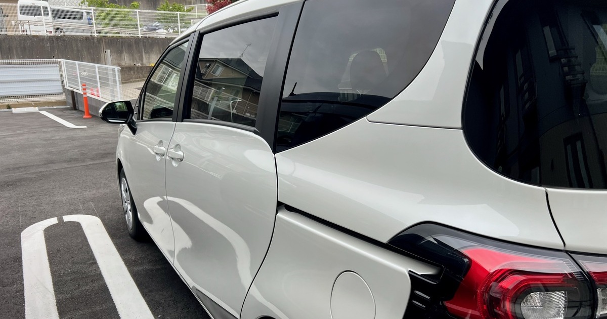 TOYOTA SIENTA. (Normal Dirt)